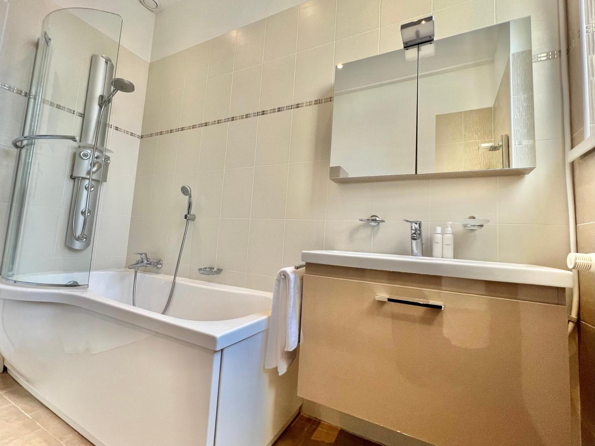 Grand Luxueux A Centre Apartment